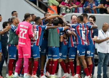 Bahia goleia o Itabuna e se isola na liderança do Baianão