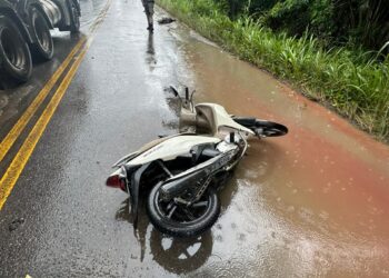 Acidente BA 523: Motociclista morre ao ser derrubado por carreta