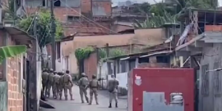 Mãe e filha de 4 anos feitas reféns em Salvador são libertadas após cerca de três horas