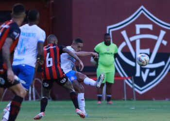 Bahia enfrenta o Vitória em mais um clássico do Nordeste