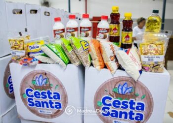 Madre de Deus: Prefeitura entrega cestas e o peixe da semana Santa