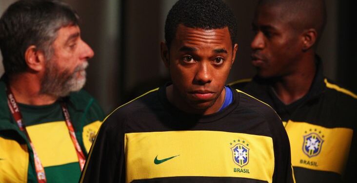 Robinho é preso, ex-jogador cumprirá  sentença de 9 anos em regime fechado