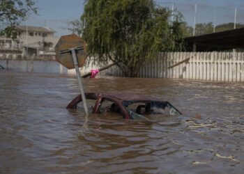 Temporais voltam a afetar RS e governo alerta para novas enchentes