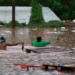 Mortes em enchentes no RS chegam a 55 e número supera tragédia de 2023