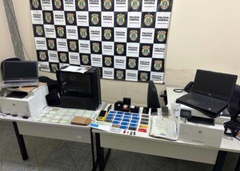 Mulher suspeita de vender cargos públicos por até R$ 60 mil é presa em Salvador