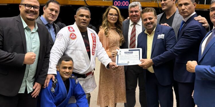 Madre de Deus: Prefeito Dailton Filho recebe honraria por trabalho desenvolvido com paratletas