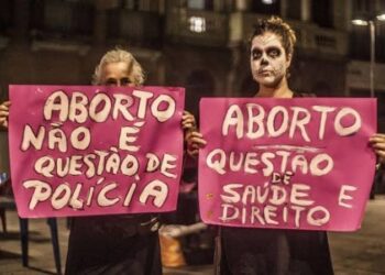 Câmara aprova urgência de texto que equipara aborto a crime de homicídio