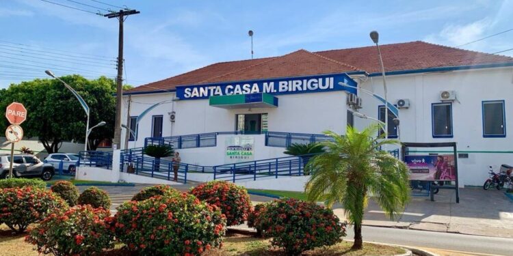 Diagnosticado com hemorroida, idoso descobre que foi operado da vesícula após acordar da anestesia