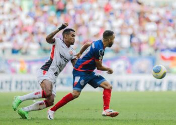 Bahia vence o Vitória no clássico do Brasileirão