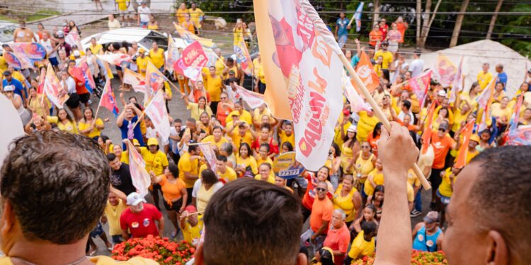 Madre de Deus: Dailton Filho e Amilton Pereira realizam corpo a corpo no bairro do Cação