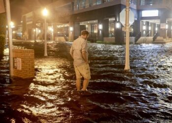 Furacão Milton tempestade chega à Flórida com ventos de 205 km/h