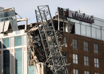 Furacão Milton deixou 10 mortos, várias cidades ficaram alagadas, mais de 3,4 milhões de pessoas ficaram sem luz