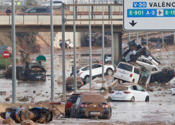 Espanha busca corpos em cenário de ‘terra arrasada’ após pior enchente do século que deixou 95 mortos