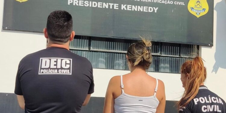 Mulher usou dados de pais de alunos para fazer empréstimos e apostar mais de R$ 100 mil em jogos online