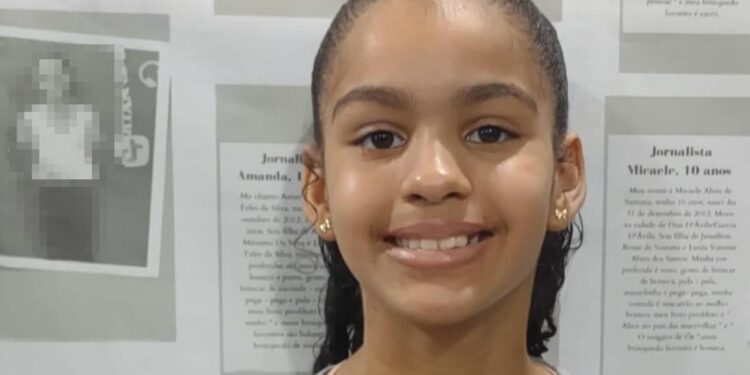 Corpo de menina que desapareceu após cair em bueiro é encontrado na Bahia