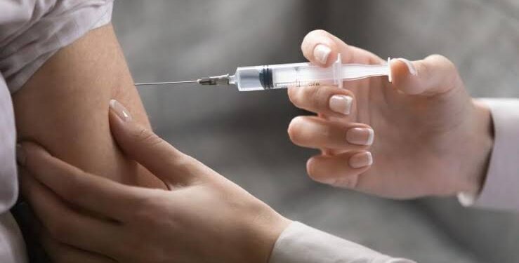 Rússia anuncia vacina revolucionária contra o câncer para 2025