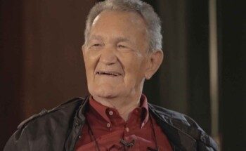 Morre Léo Batista, ícone do jornalismo esportivo, aos 92 anos