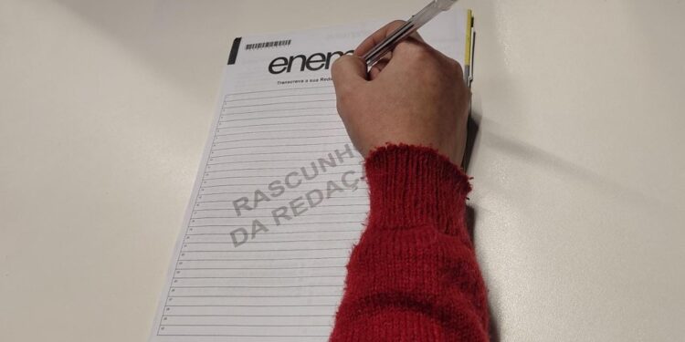 Enem 2024: apenas 12 candidatos conseguiram nota máxima na redação