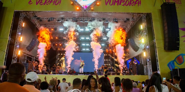 Madre Verão 2025: O público dançou e cantou com Thiago Aquino, Bandana e Chicabana  no primeiro dia do festival