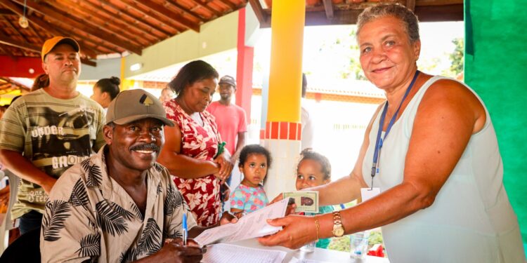 Candeias: Prefeitura convoca moradores da Vila Benedito para receber títulos de posse dos imóveis