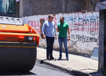 Candeias: Prefeitura inicia pavimentação da Travessa 13 de Maio, antiga Feira do Pau