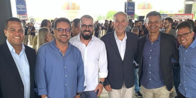 Prefeito Dailton Filho participa da entrega de viaturas da Polícia Civil, realizada pelo governo do Estado