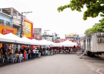 Candeias: Mulheres aproveitam últimos dias da Caravana para realizar diversos serviços