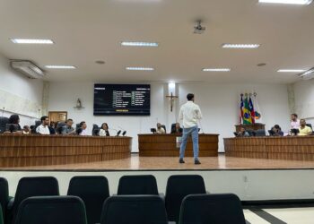 Candeias: Vereadores e servidores da Câmara fazem treinamento do novo sistema de painel eletrônico