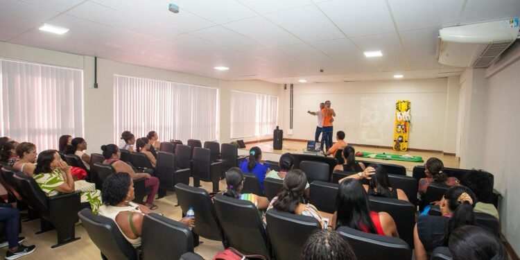 Madre de Deus: Servidores da rede municipal de ensino participam de capacitação em Primeiros Socorros