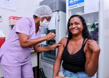 Candeias: SESAU inicia campanha de vacinação contra a gripe na sede e nos distritos; confira cronograma