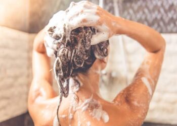 Shampoo popular nos mercados brasileiros é proibido pela Anvisa