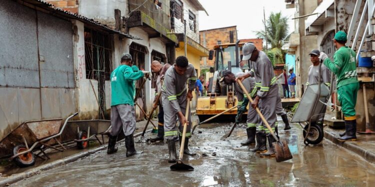 Candeias: Prefeitura dá resposta rápida às ocorrências e atende famílias afetadas pelas fortes chuvas