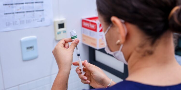 Candeias: Prefeitura realiza DIA D de vacinação contra a gripe; confira os locais