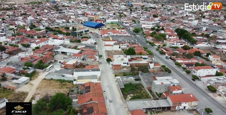 Justiça Eleitoral cassa diplomas de prefeita e vice-prefeito de Cansanção na Bahia