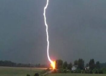 Homem morre ao ser atingido por raio no oeste da Bahia