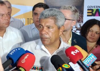 Em fala polêmica governador Jerônimo diz que bolsonaristas deviam ir para “vala”