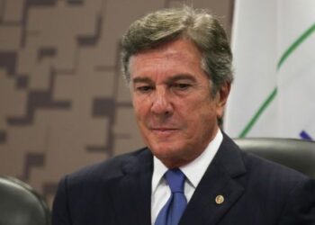 Ministro Alexandre de Moraes concede prisão domiciliar a Fernando Collor; ex-presidente usará tornozeleira eletrônica