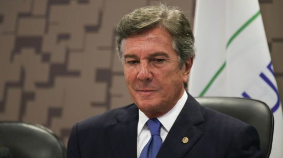 Ministro Alexandre de Moraes concede prisão domiciliar a Fernando Collor; ex-presidente usará tornozeleira eletrônica