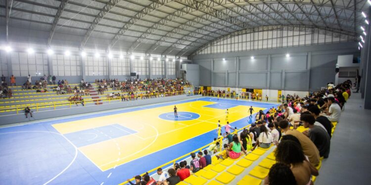 Ginásio Poliesportivo de Madre de Deus é entregue à população após ampla reforma e modernização