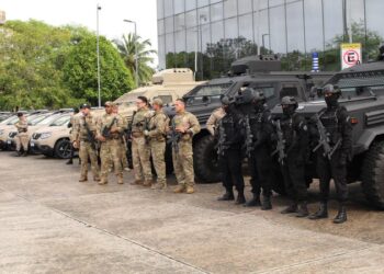Forças policiais da Bahia recebem novos blindados e 600 fuzis em reforço contra o crime organizado: ‘Não vamos nos curvar’