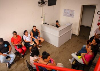 Candeias: Prefeitura inicia recadastramento de feirantes do setor de variedades; prazo vai até sexta-feira (25)