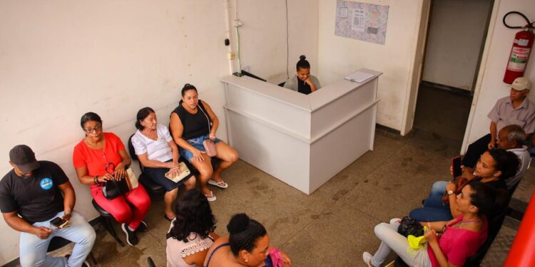 Candeias: Prefeitura inicia recadastramento de feirantes do setor de variedades; prazo vai até sexta-feira (25)