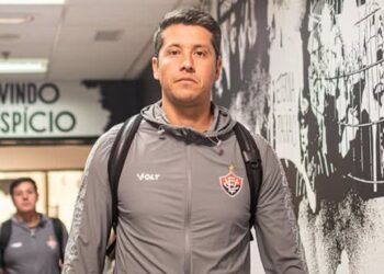 Thiago Carpini é demitido do Vitória após vexame na Copa do Nordeste