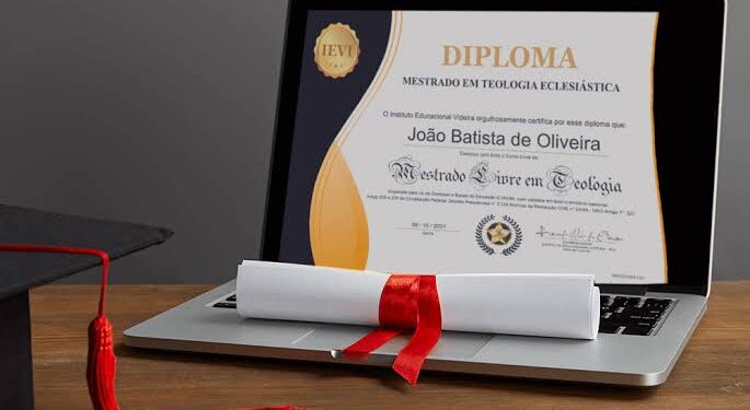 Diploma físico do ensino superior não vai valer mais? Entenda o porque