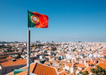 Portugal aprova pacote anti-imigração que afeta principalmente os brasileiros
