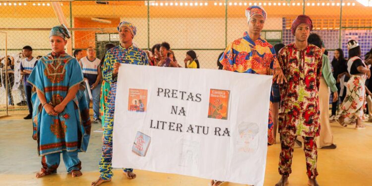 Candeias: “Julho das Pretas” reúne estudantes para celebrar protagonismo das mulheres negras