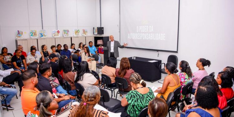 Candeias: SEDUC inicia série de formações com foco na autorresponsabilidade