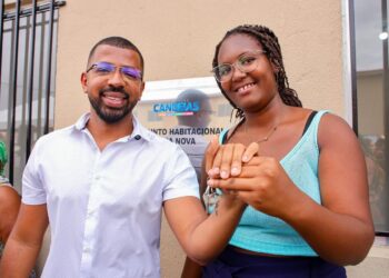 Candeias: Prefeitura entrega 32 apartamentos a famílias de Menino Jesus e anuncia licitação para urbanização do “buracão”