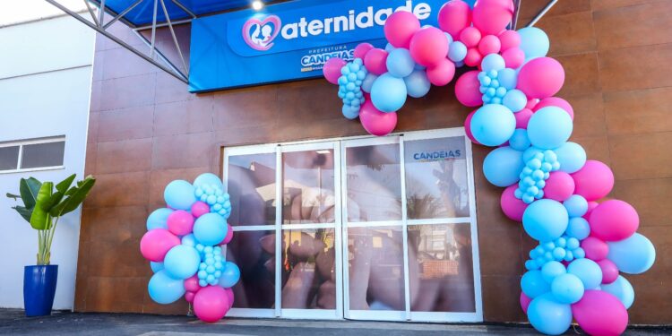 Candeias: Prefeitura entrega maternidade do hospital, quatro ambulâncias e uma Van TFD