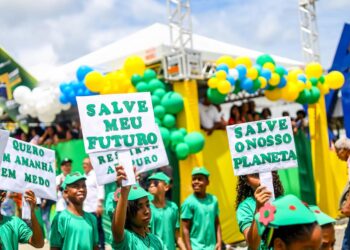 Candeias: Município celebra 203 anos de independência com desfile em defesa da sustentabilidade